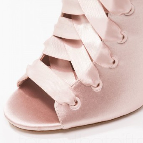 NIB ALDO "Rosamilia” Lace Up Satin Bootie! Sz 7 - Picture 5 of 7